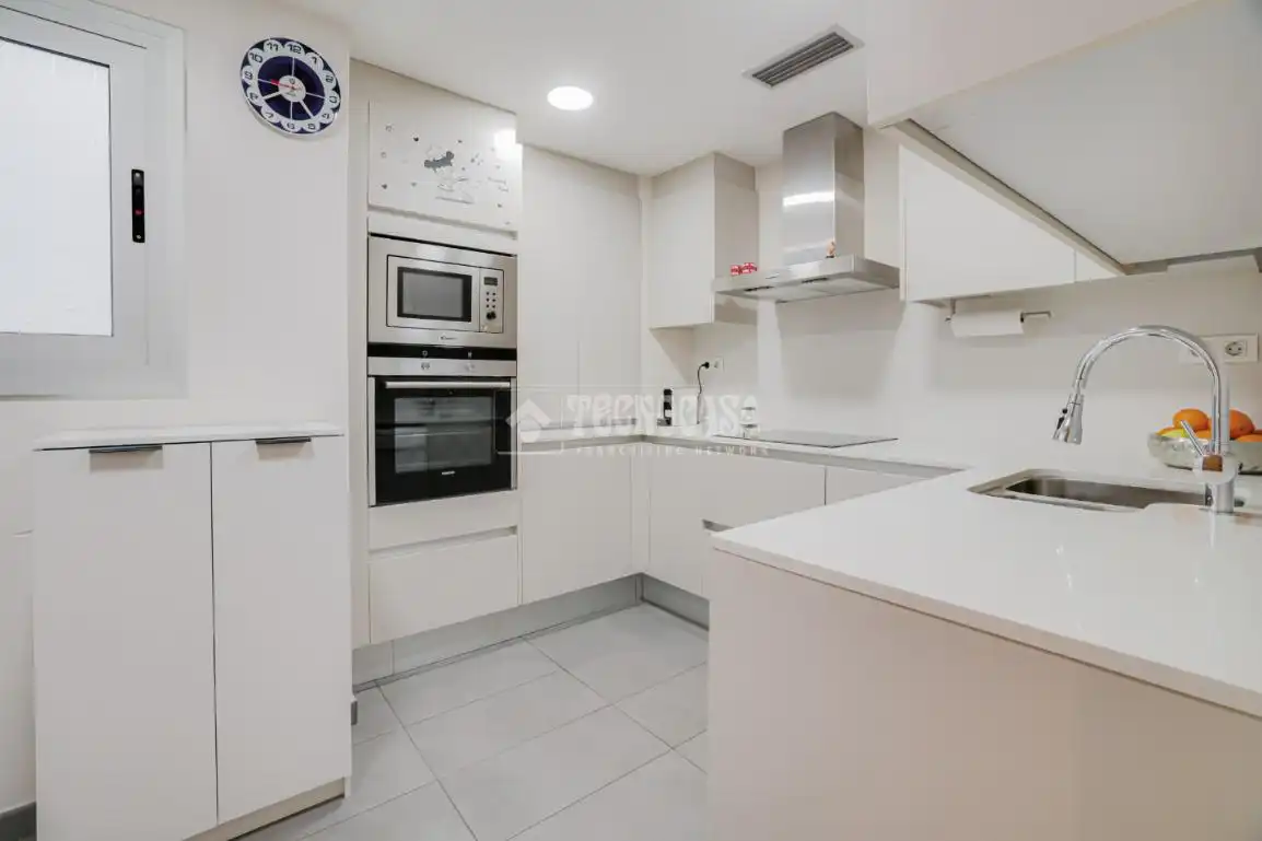 Cocina de Piso en venta en L'Hospitalet de Llobregat con Aire acondicionado, Calefacción y Balcón