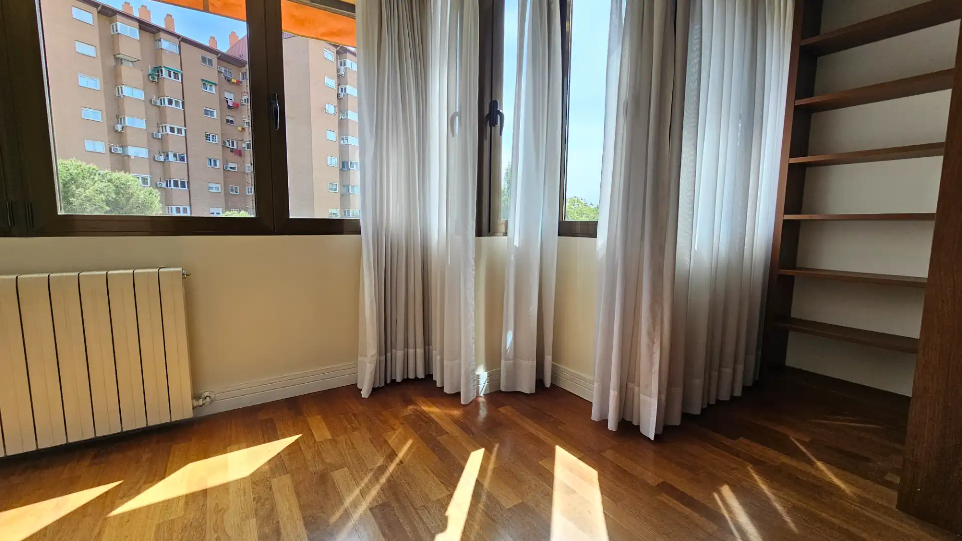 Habitación de Piso en venta en Madrid con Aire acondicionado, Calefacción y Jardín privado