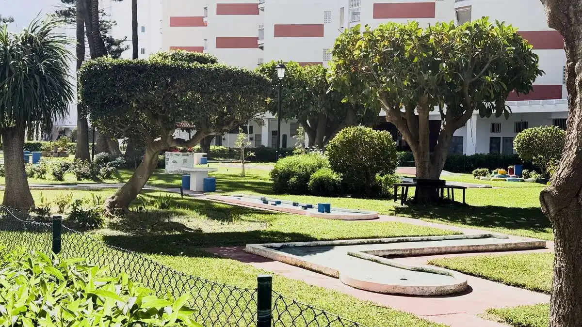 Vista exterior de Pis en venda en Salobreña amb Terrassa, Moblat i Microones