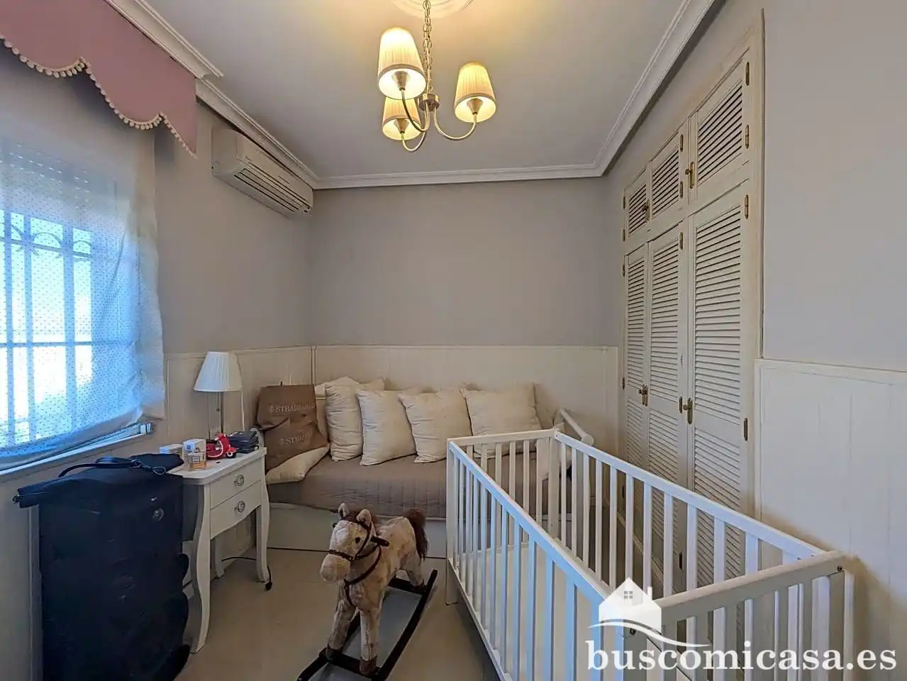 Dormitori de Casa o xalet en venda en Linares amb Aire condicionat, Calefacció i Jardí privat