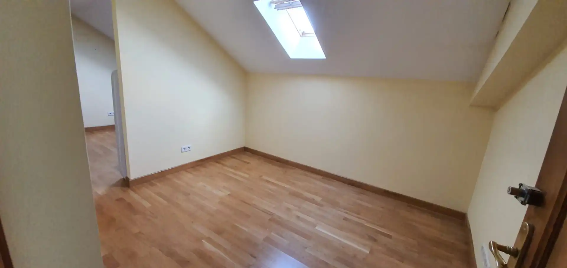 Habitación de Casa o chalet en venta en Boadilla del Monte con Aire acondicionado, Calefacción y Jardín privado