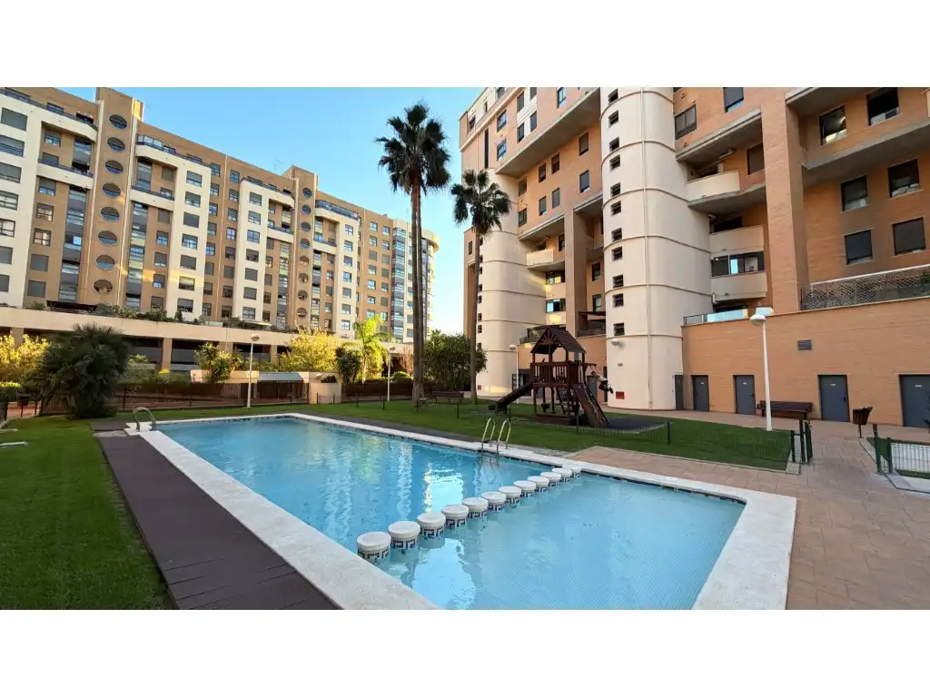 Swimming pool of Flat for sale in Valencia  with Air Conditioner, Terrace and Community pool