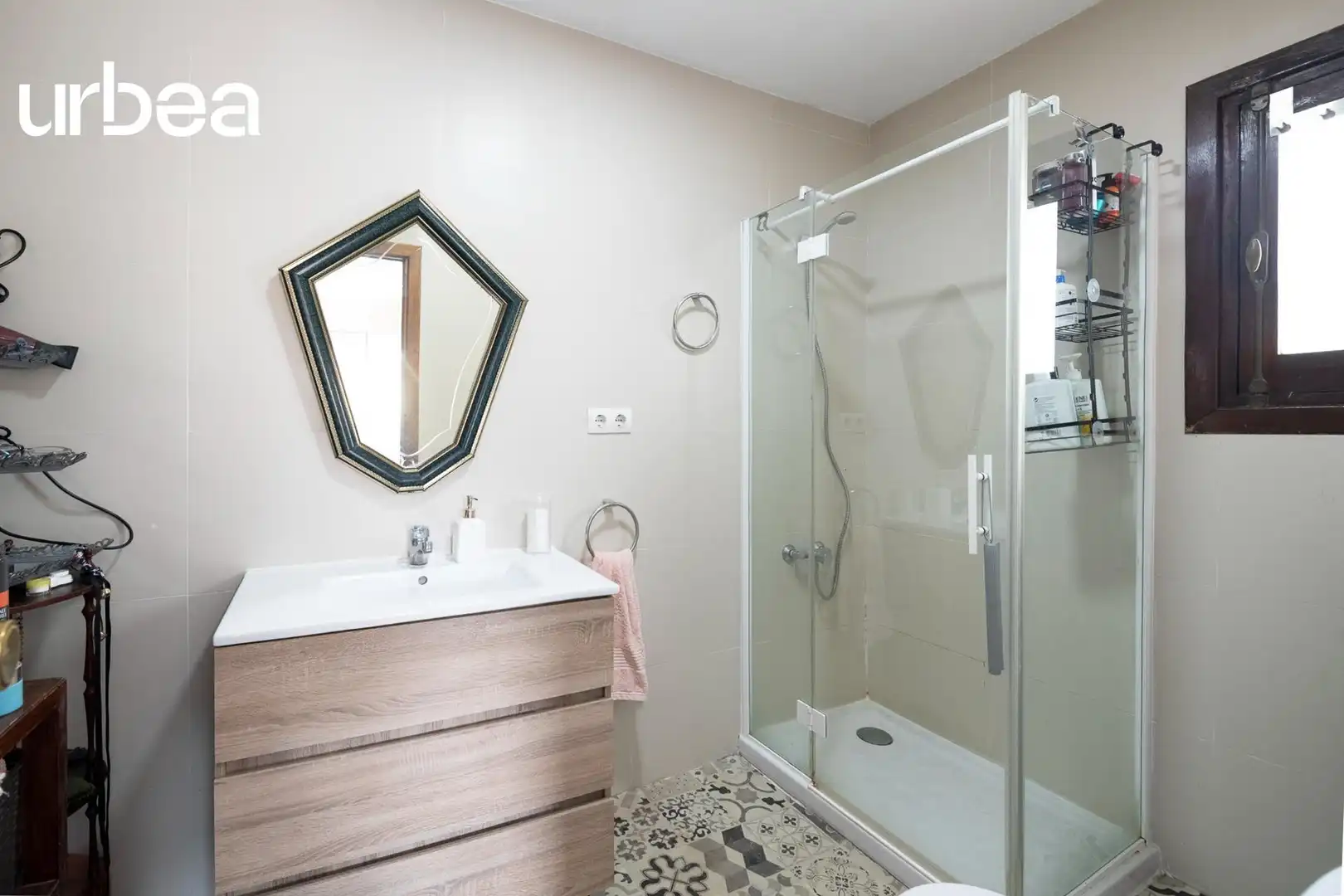 Baño de Ático en venta en Málaga con Calefacción, Terraza y Balcón