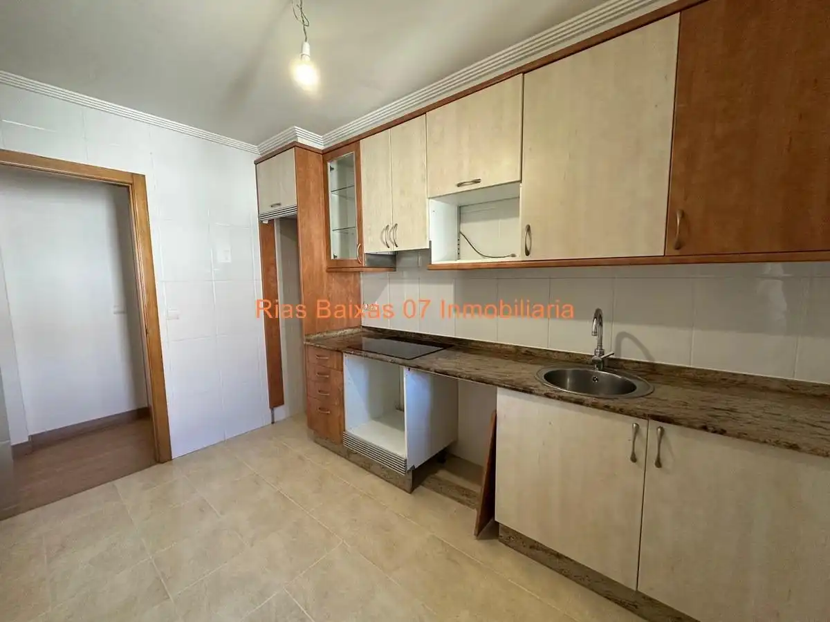 Cocina de Piso en venta en Vigo  con Calefacción y Balcón