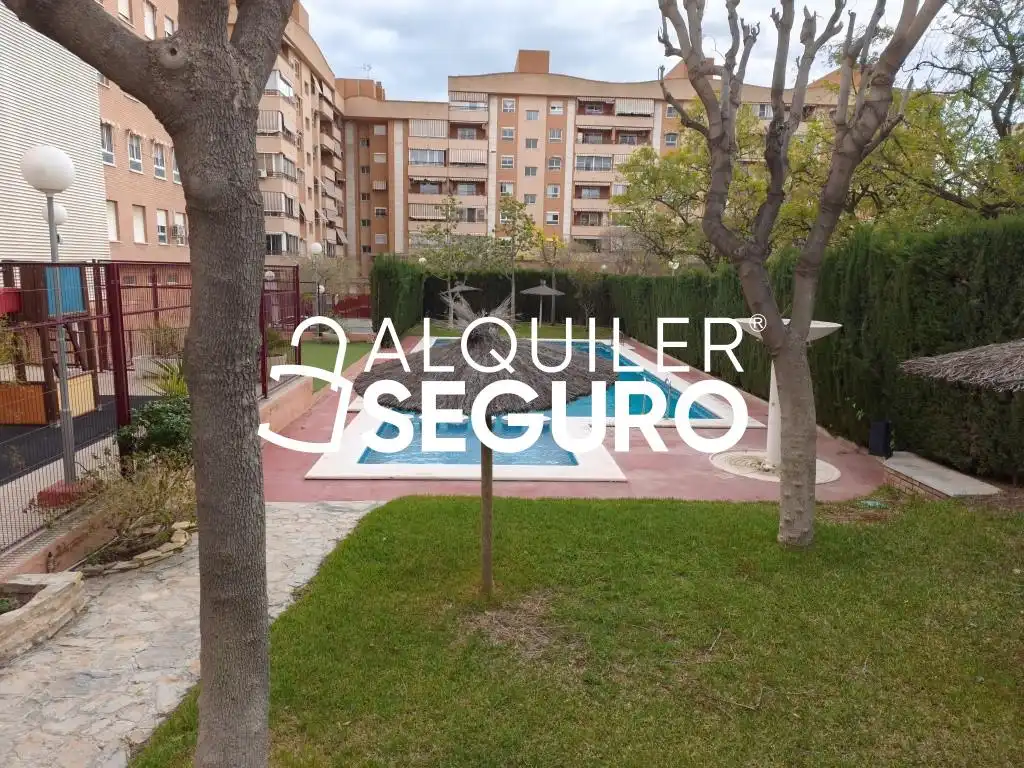 Piso de alquiler en Manuel Maciá Sempere, Altozano - Conde Lumiares