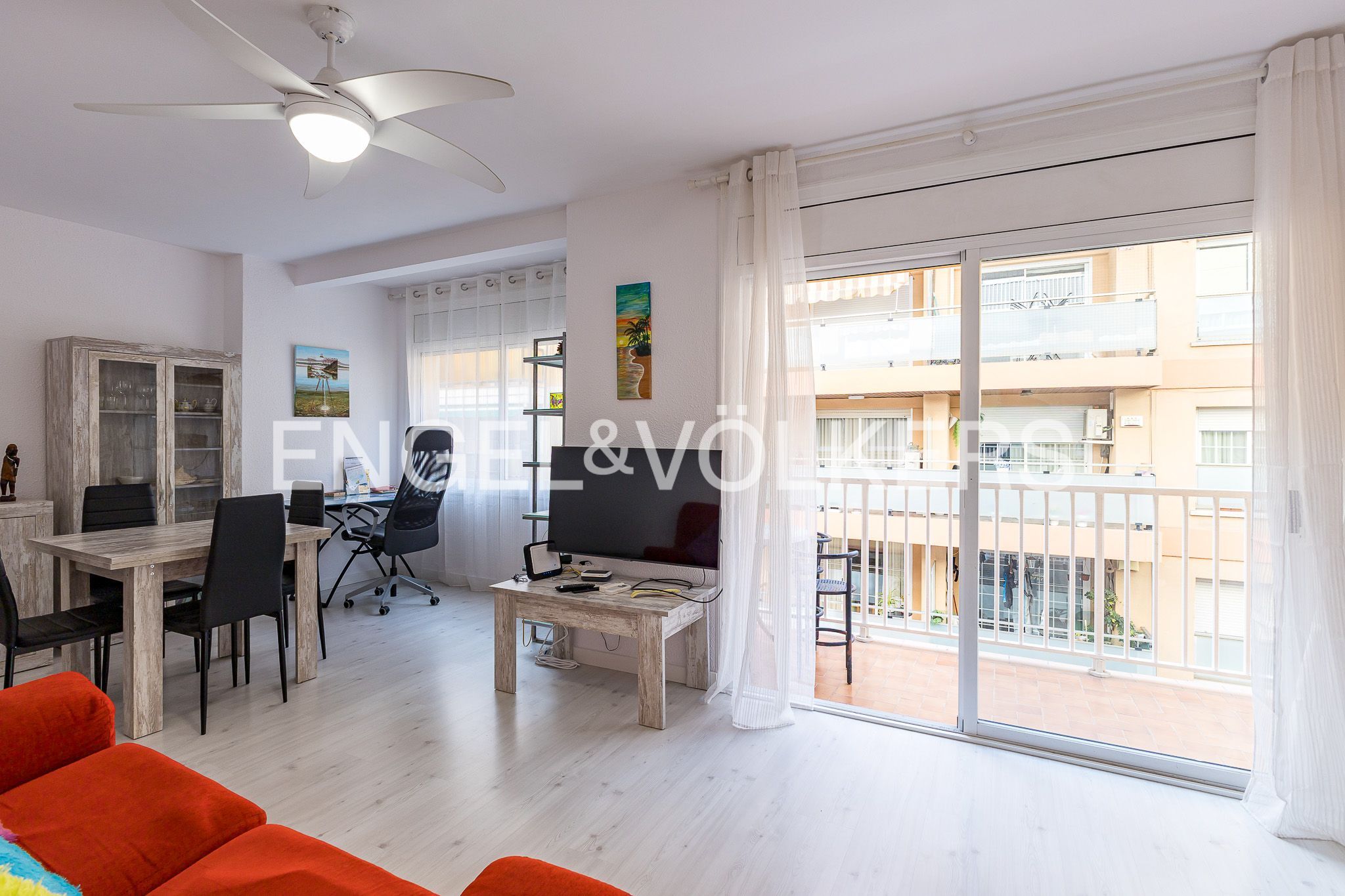 Exterior view of Apartment for sale in Vilanova i la Geltrú  with Air Conditioner, Heating and Parquet flooring