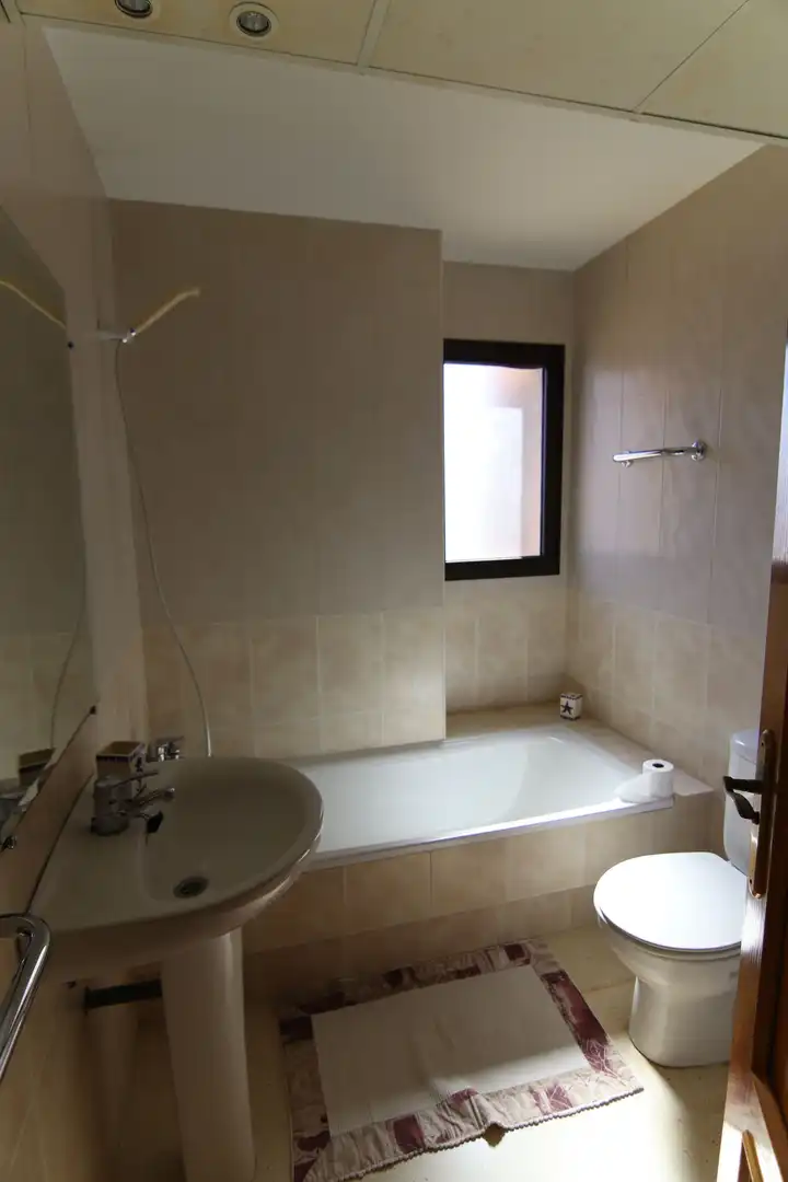 Baño de Piso en venta en Benidorm con Aire acondicionado, Terraza y Amueblado