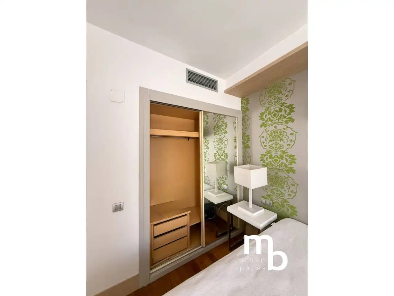 Schlafzimmer von Wohnung zur Miete in Madrid mit Klimaanlage und Möbliert