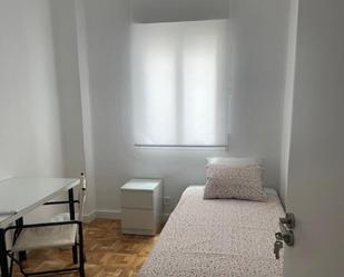 Bedroom of House or chalet to share in  Madrid Capital  with Air Conditioner, Heating and Furnished