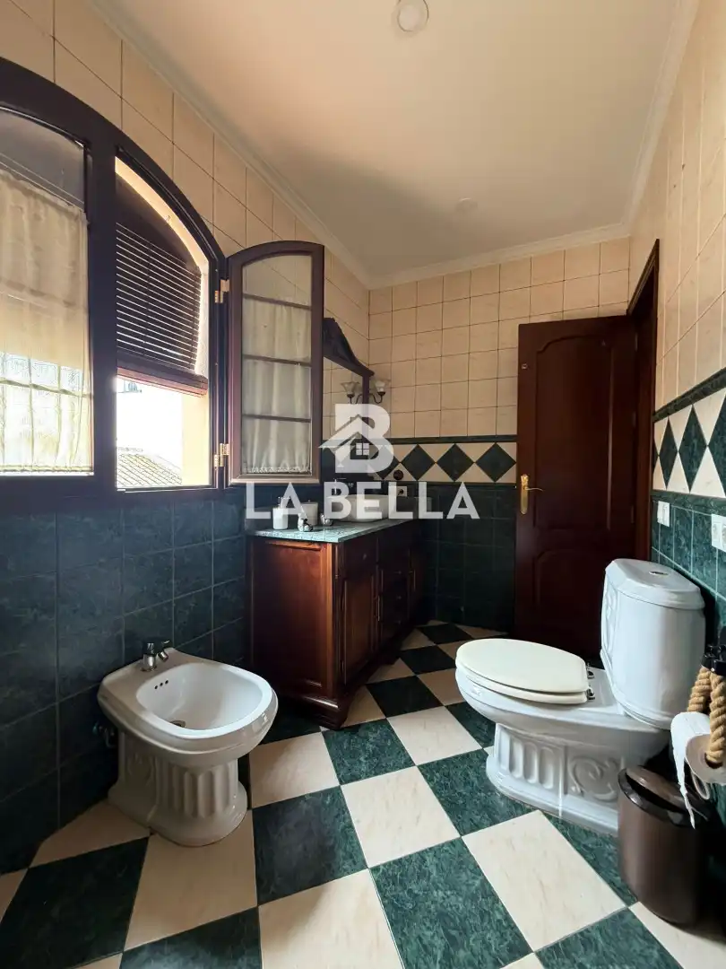 Dormitori de Casa o xalet en venda en Umbrete amb Aire condicionat, Traster i Moblat