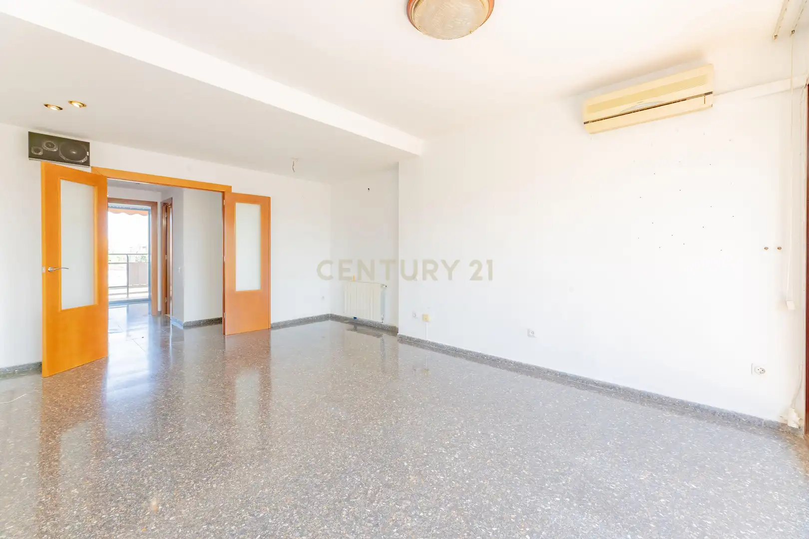 Vista exterior de Piso en venta en Valencia