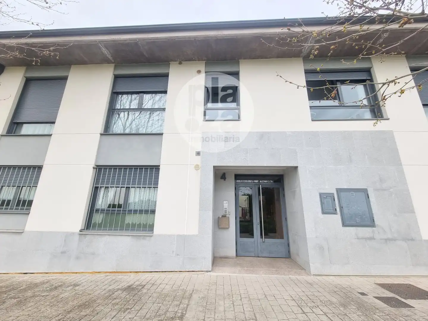 Vista exterior de Pis de lloguer en Burgos Capital amb Calefacció, Traster i Moblat