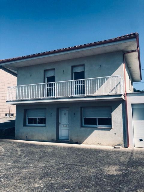 Vista exterior de Casa o xalet en venda en Ourense Capital  amb Calefacció, Jardí privat i Traster