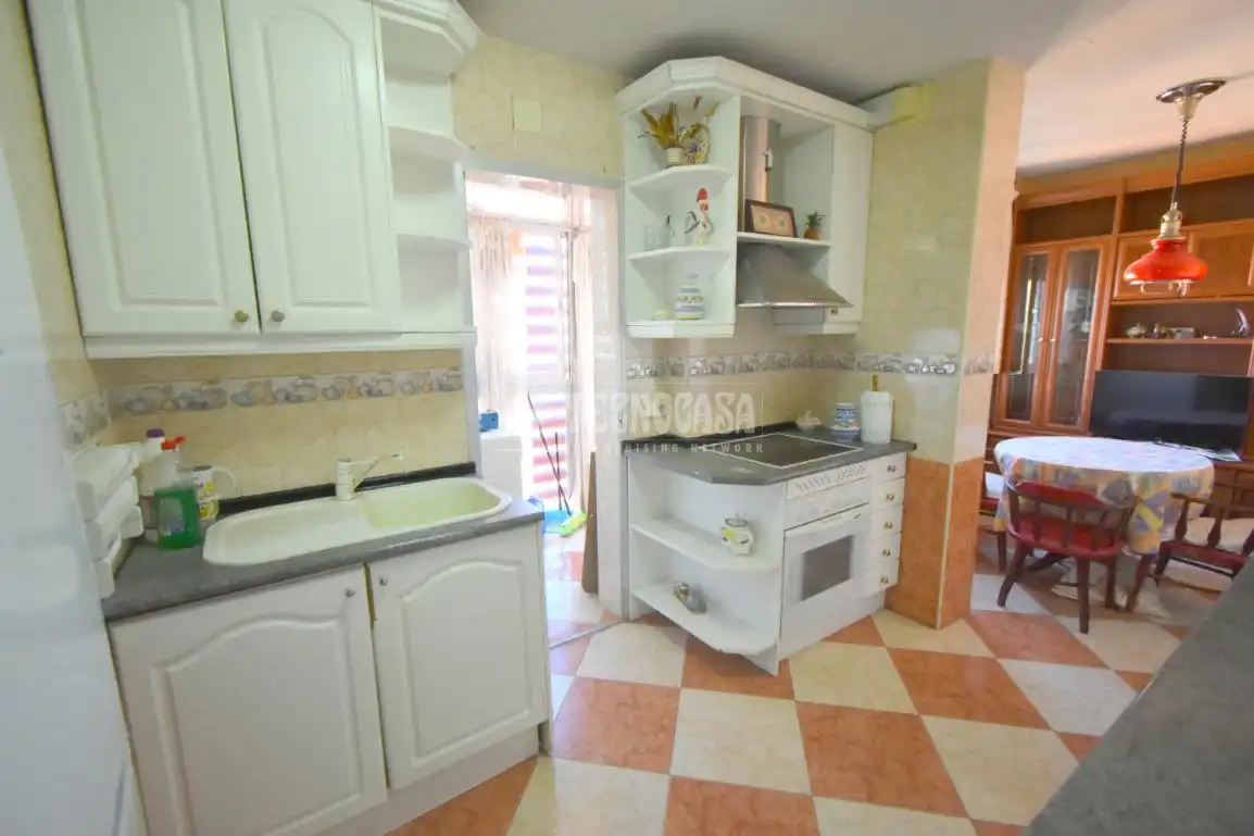 Cocina de Piso en venta en Madrid con Calefacción, Parquet y Terraza