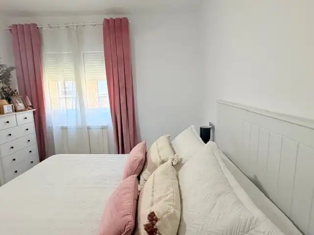 Schlafzimmer von Wohnung zur Miete in Puertollano mit Klimaanlage, Heizung und Möbliert
