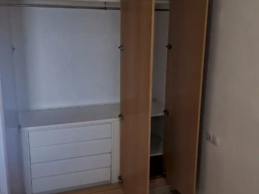 Schlafzimmer von Wohnung zum Verkauf in Camas mit Klimaanlage