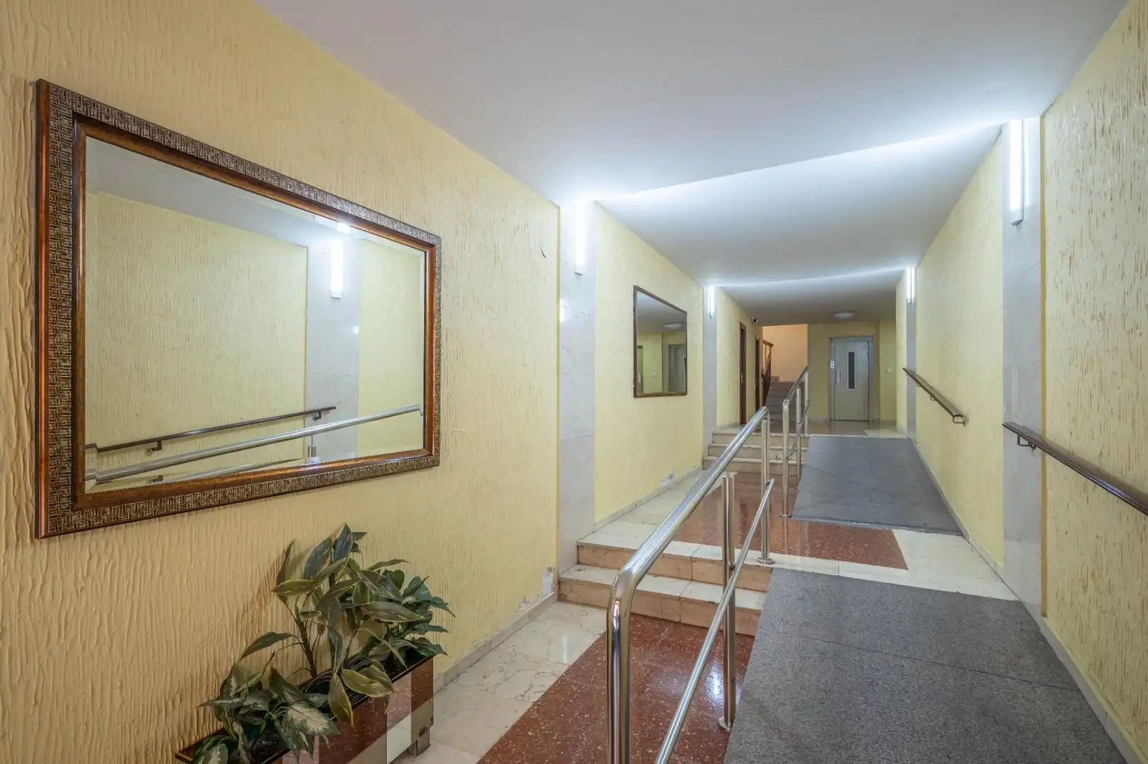 Flat for sale in Granada