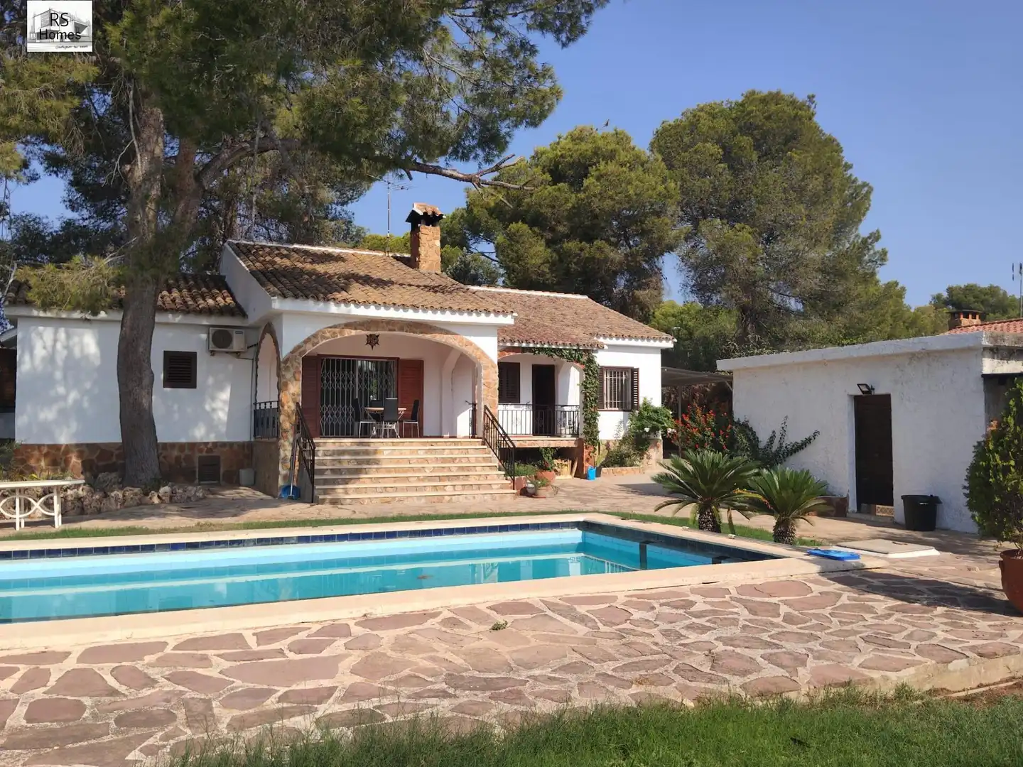 Vista exterior de Casa o chalet de alquiler en L'Eliana con Aire acondicionado, Calefacción y Jardín privado