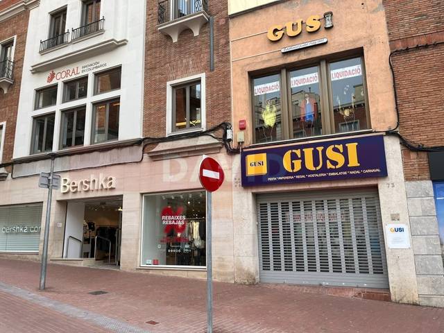 Local comercial en Alquiler en Barri del Centre