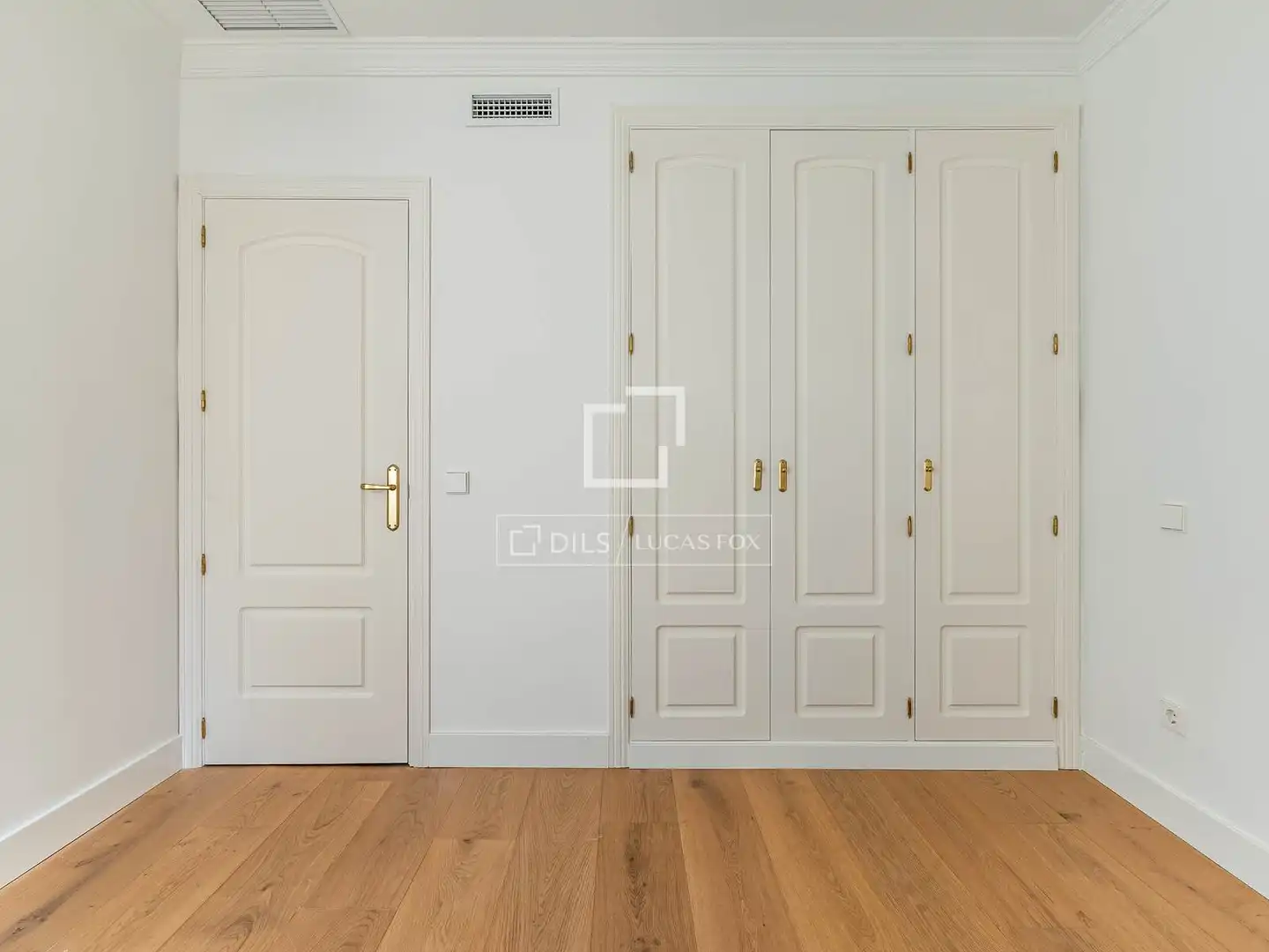 Bedroom of Attic for sale in Madrid  with Air Conditioner, Heating and Parquet flooring