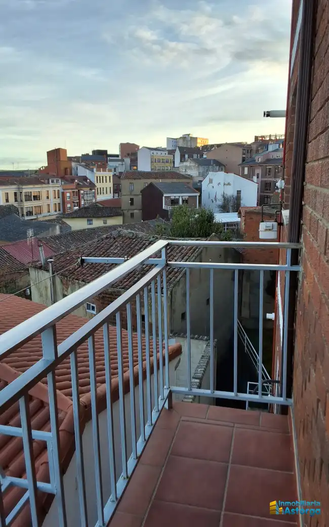 Terraza de Piso de alquiler en Astorga con Calefacción, Terraza y Amueblado