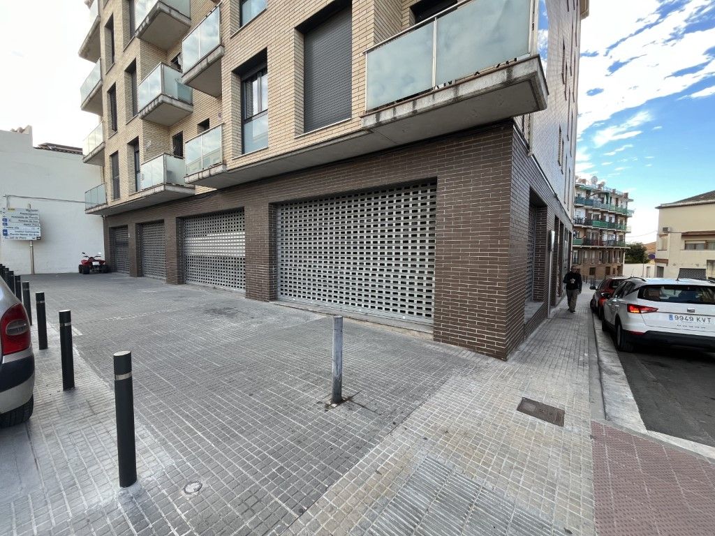 Vista exterior de Local en venda en Piera