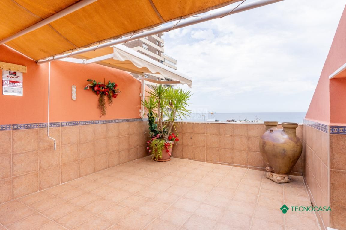 Terrassa de Casa adosada en venda en Roquetas de Mar