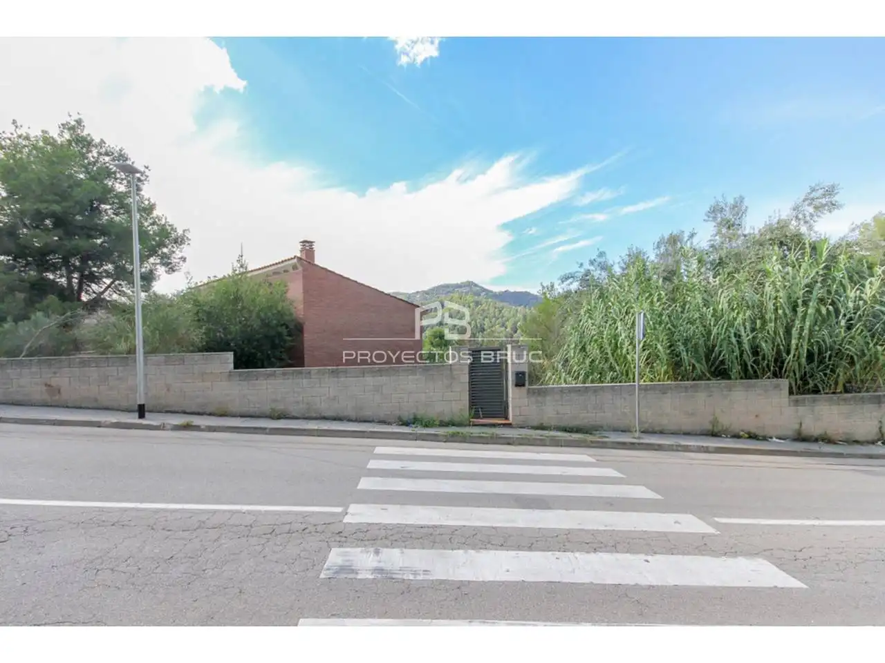Vista exterior de Casa o xalet en venda en Corbera de Llobregat