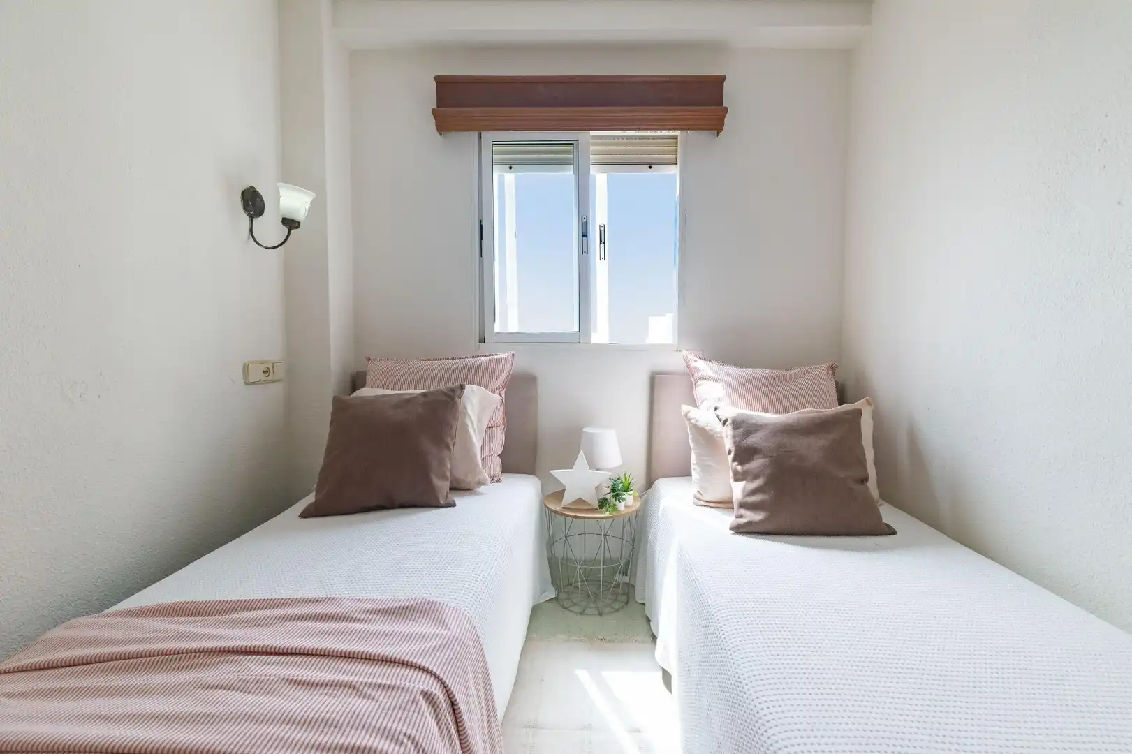 Habitación de Apartamento en venta en Valencia con Jardín privado y Piscina comunitaria