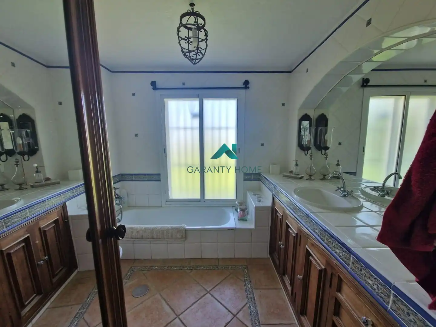 Bathroom of Houses for sale in Jerez de la Frontera  with Air Conditioner, Private garden and Storage room
