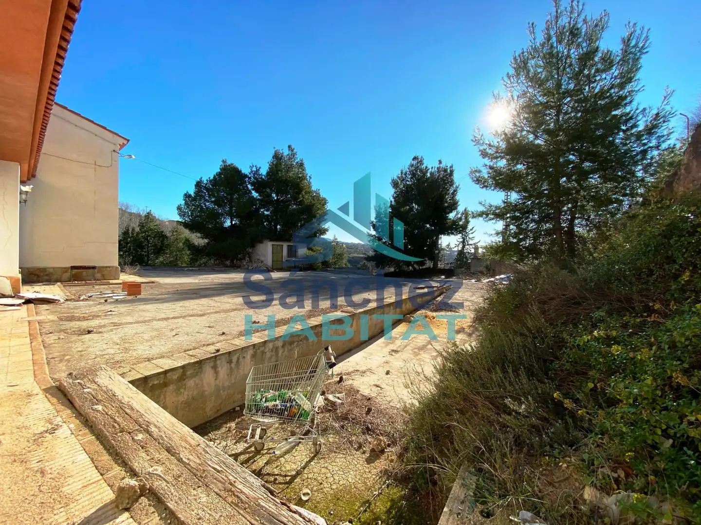 Industrial buildings for sale in Chelva