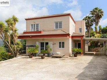 Villa con giardino in vendita a Urbanizaciones