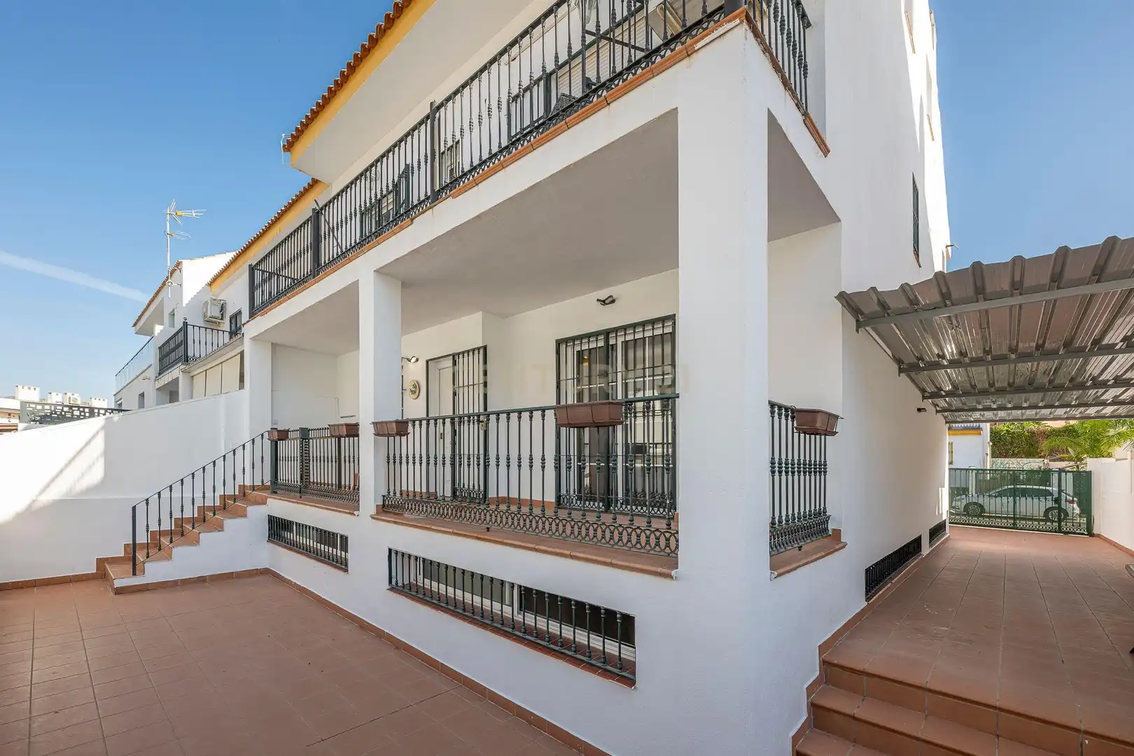 Außenansicht von Einfamilien-Reihenhaus zur Miete in San Pedro de Alcántara