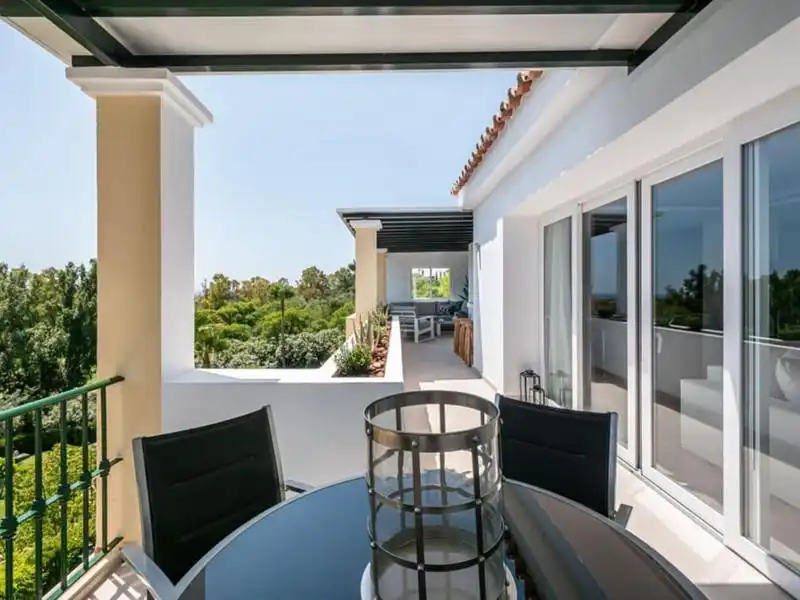 Apartment with terrace to rent in La Quinta, imagen 12