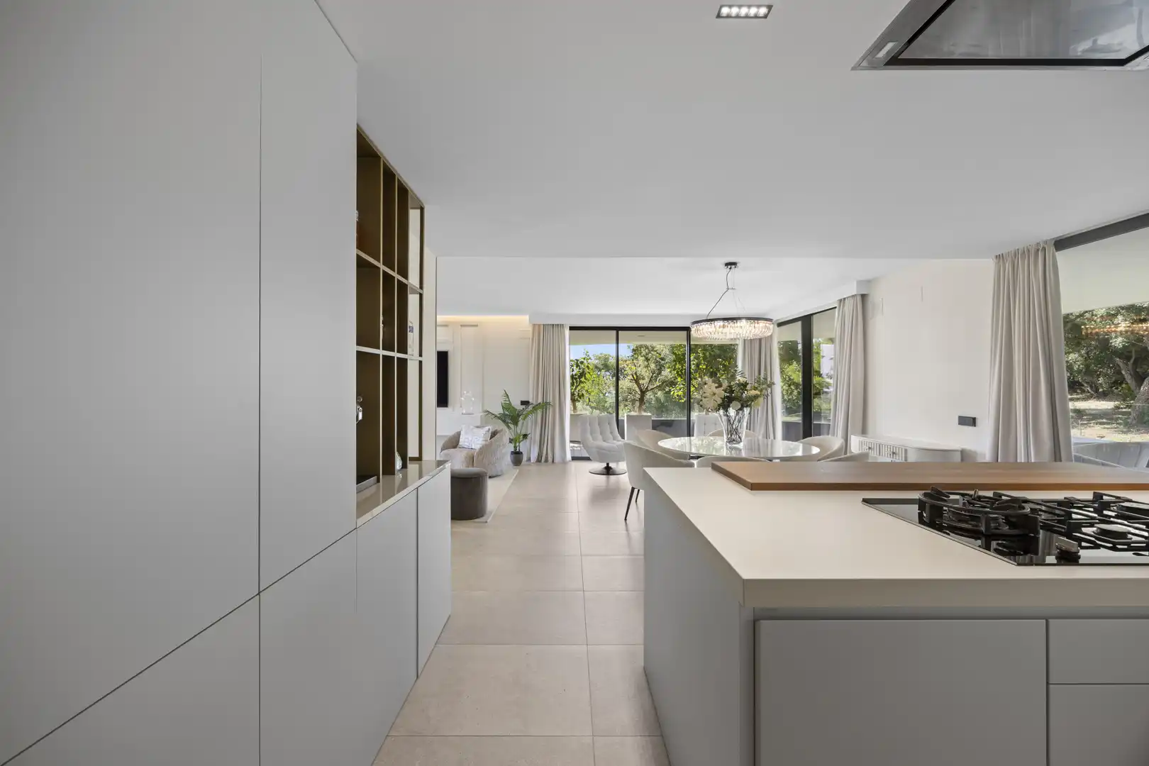 Küche von Wohnungen zum Verkauf in Sotogrande mit Klimaanlage, Terrasse und Abstellraum