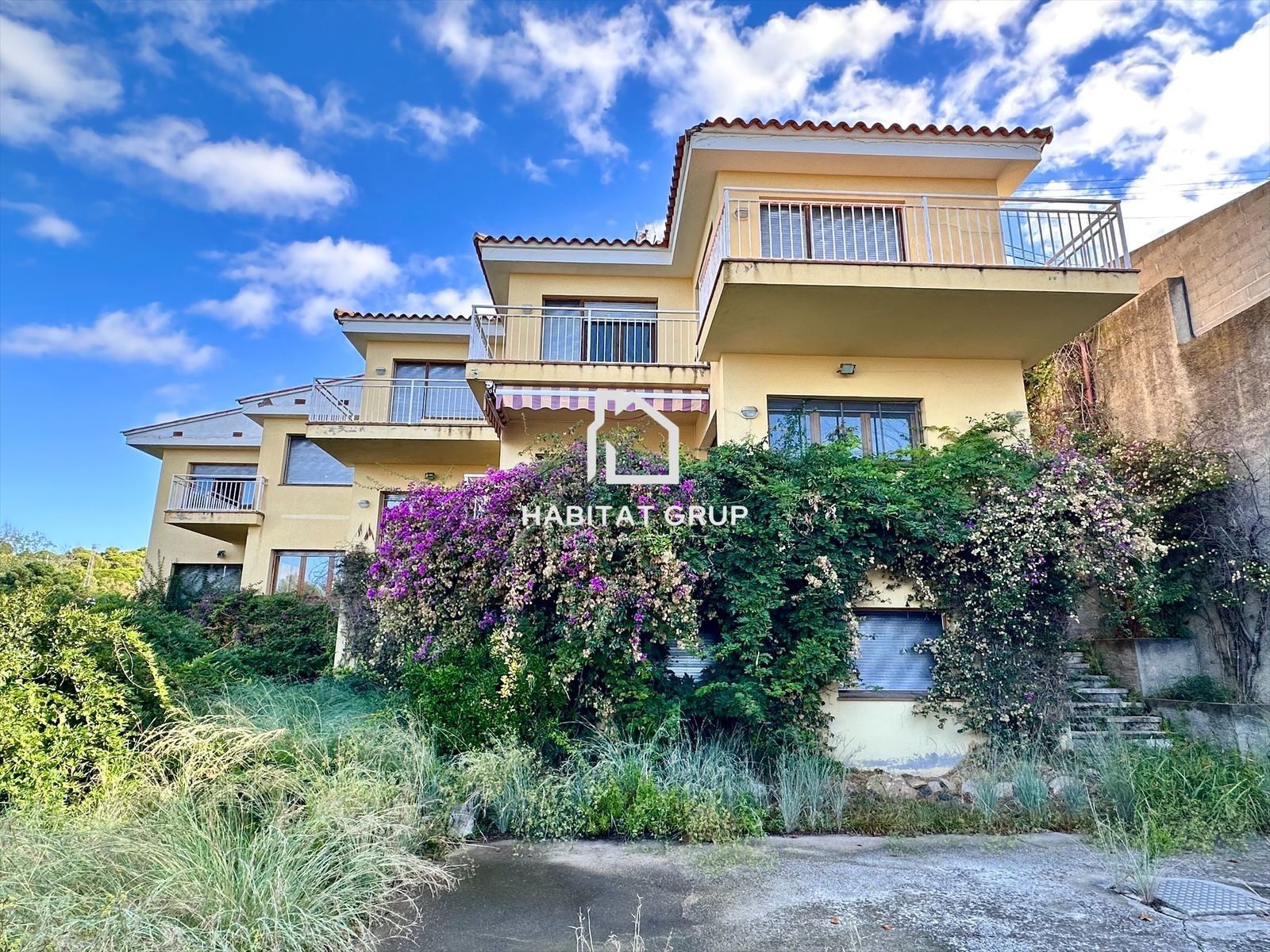 Vista exterior de Casa o xalet en venda en Lloret de Mar amb Calefacció, Jardí privat i Traster