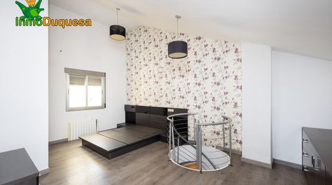 Piso duplex de 4 Dorm. en Santa Fe con plaza de aparcamiento y trastero.