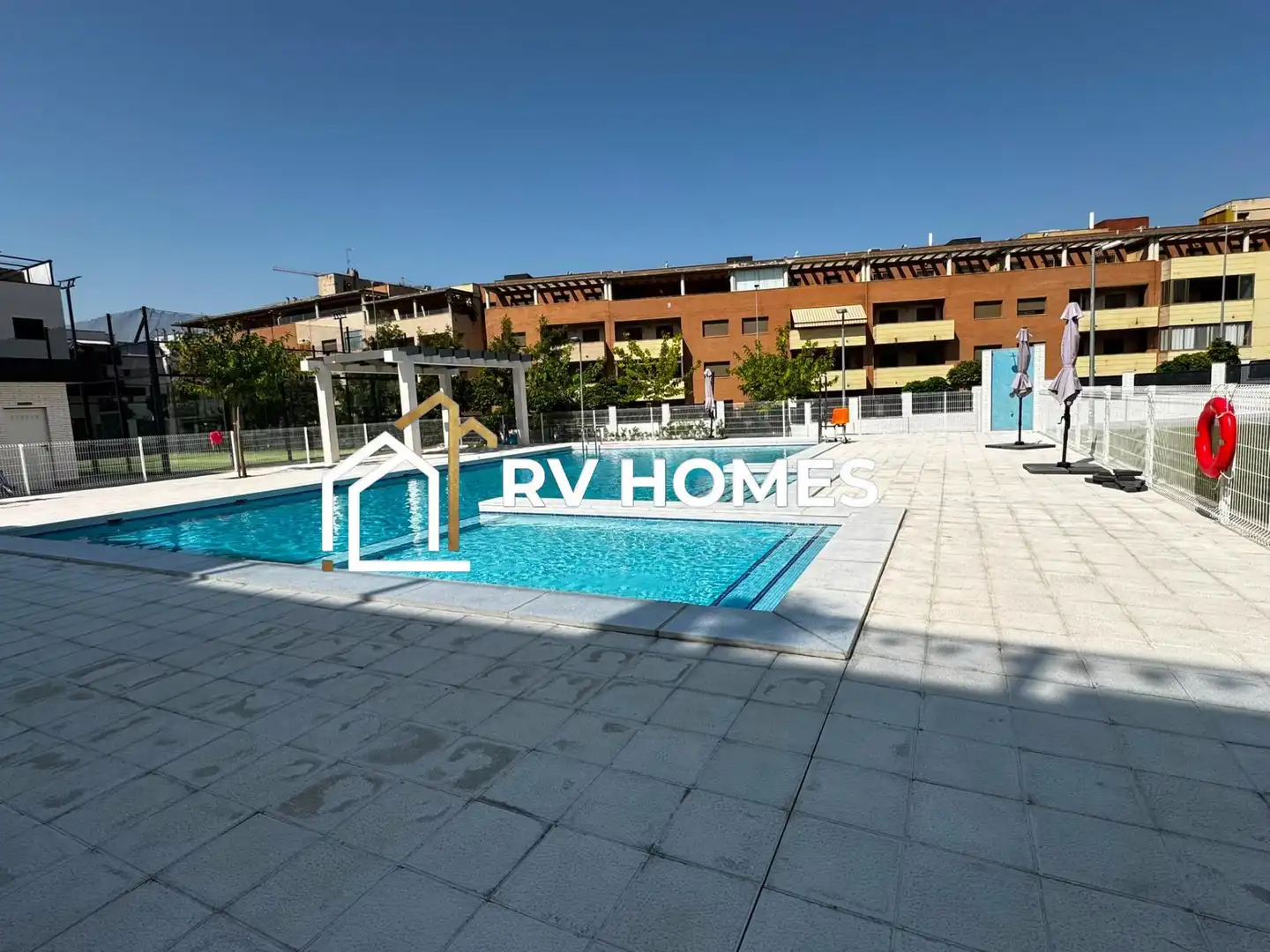 Pis amb piscina en venda a Centro