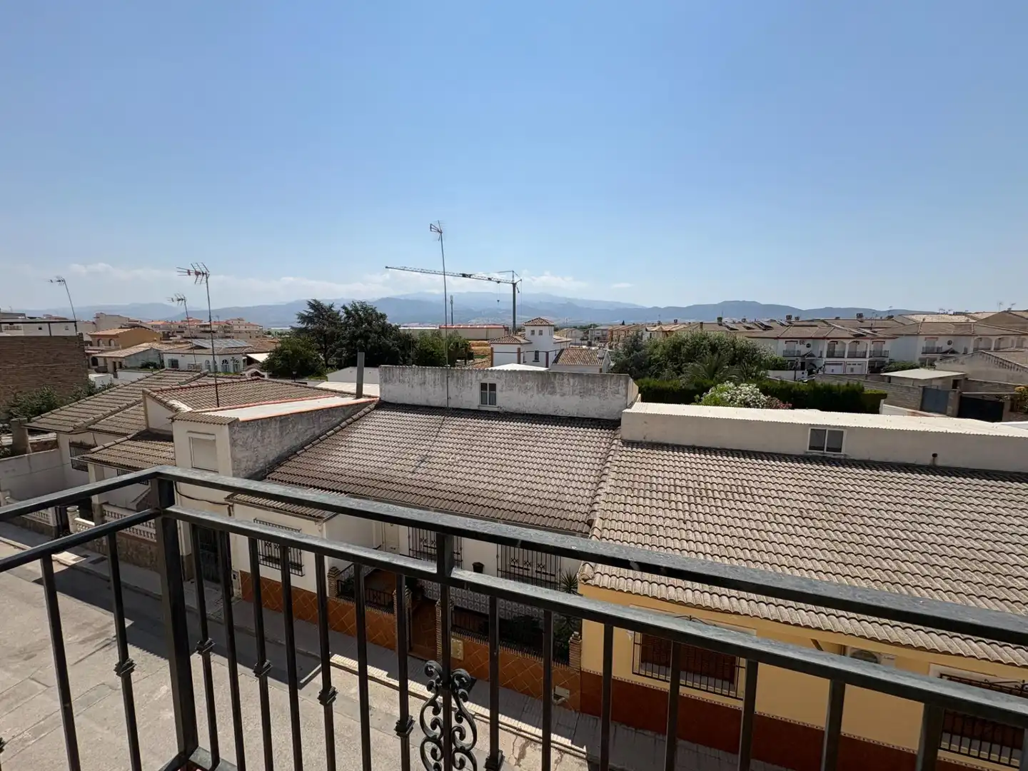 Vista exterior de Pis en venda en Las Gabias amb Moblat i Balcó