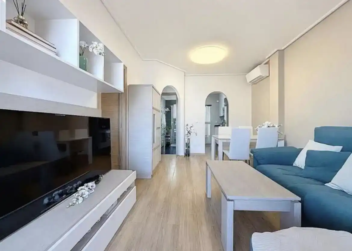 Sala d'estar de Casa adosada en venda en Castalla amb Aire condicionat, Jardí privat i Traster