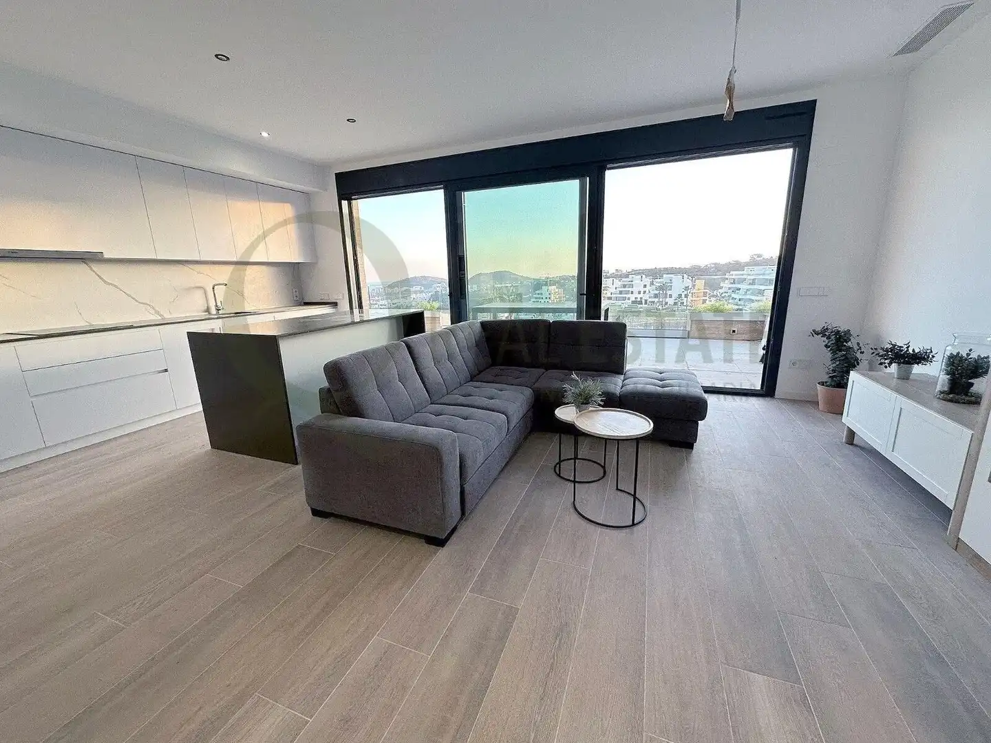 Wohnzimmer von Wohnung zum Verkauf in Finestrat mit Klimaanlage, Heizung und Privatgarten