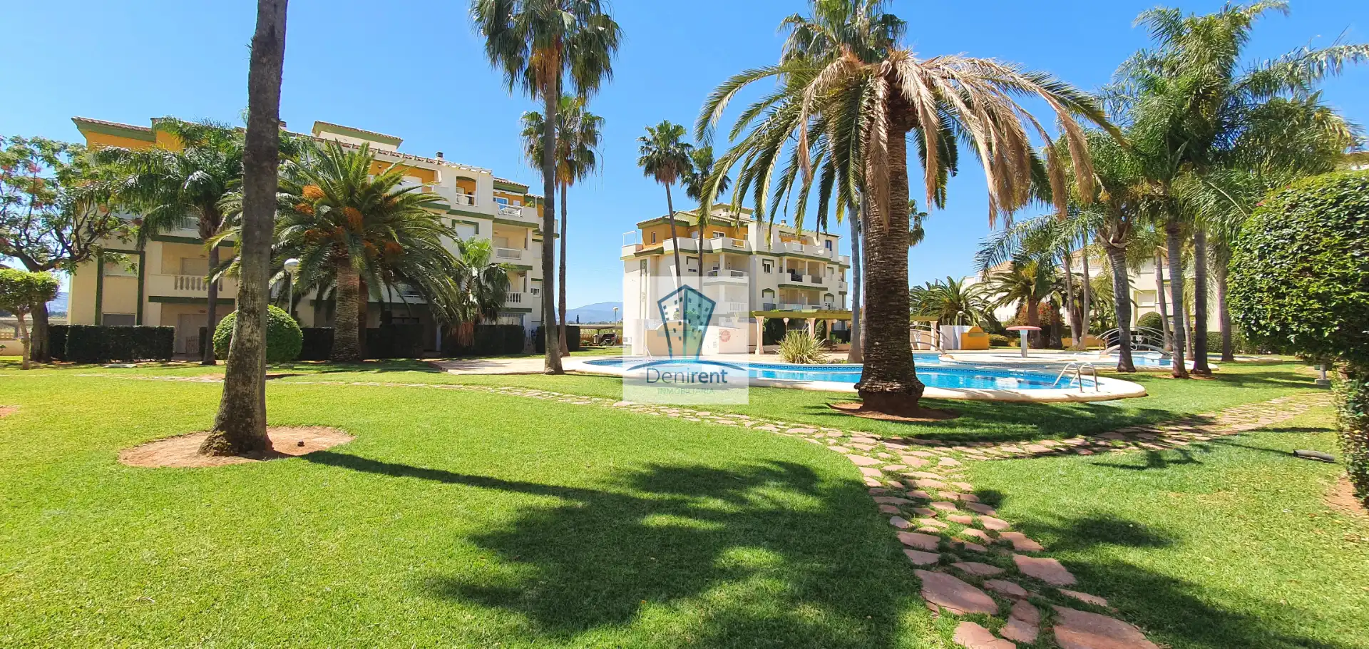 Vista exterior de Apartamento de alquiler en Dénia con Aire acondicionado, Calefacción y Terraza
