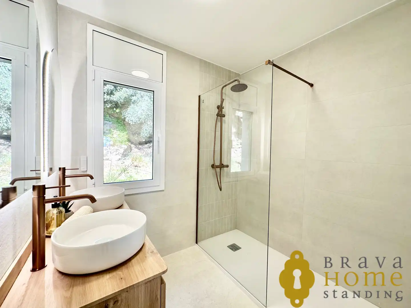 Badezimmer von Wohnung zum Verkauf in Roses mit Klimaanlage, Terrasse und Möbliert