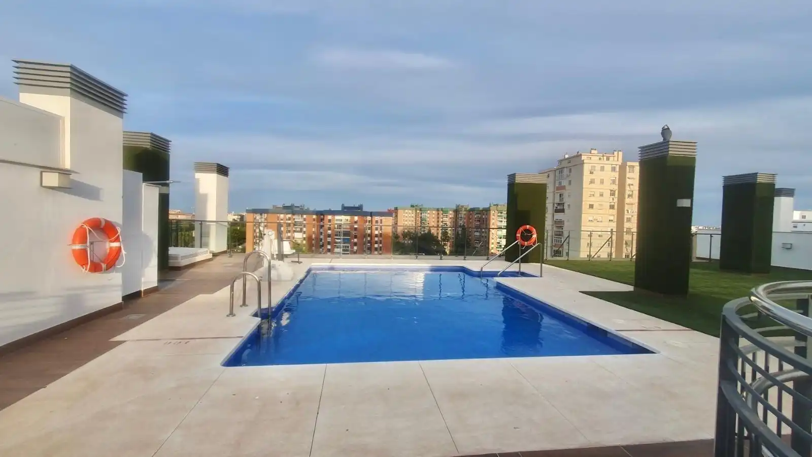Piscina de Apartamento en venta en Málaga con Aire acondicionado, Trastero y Amueblado