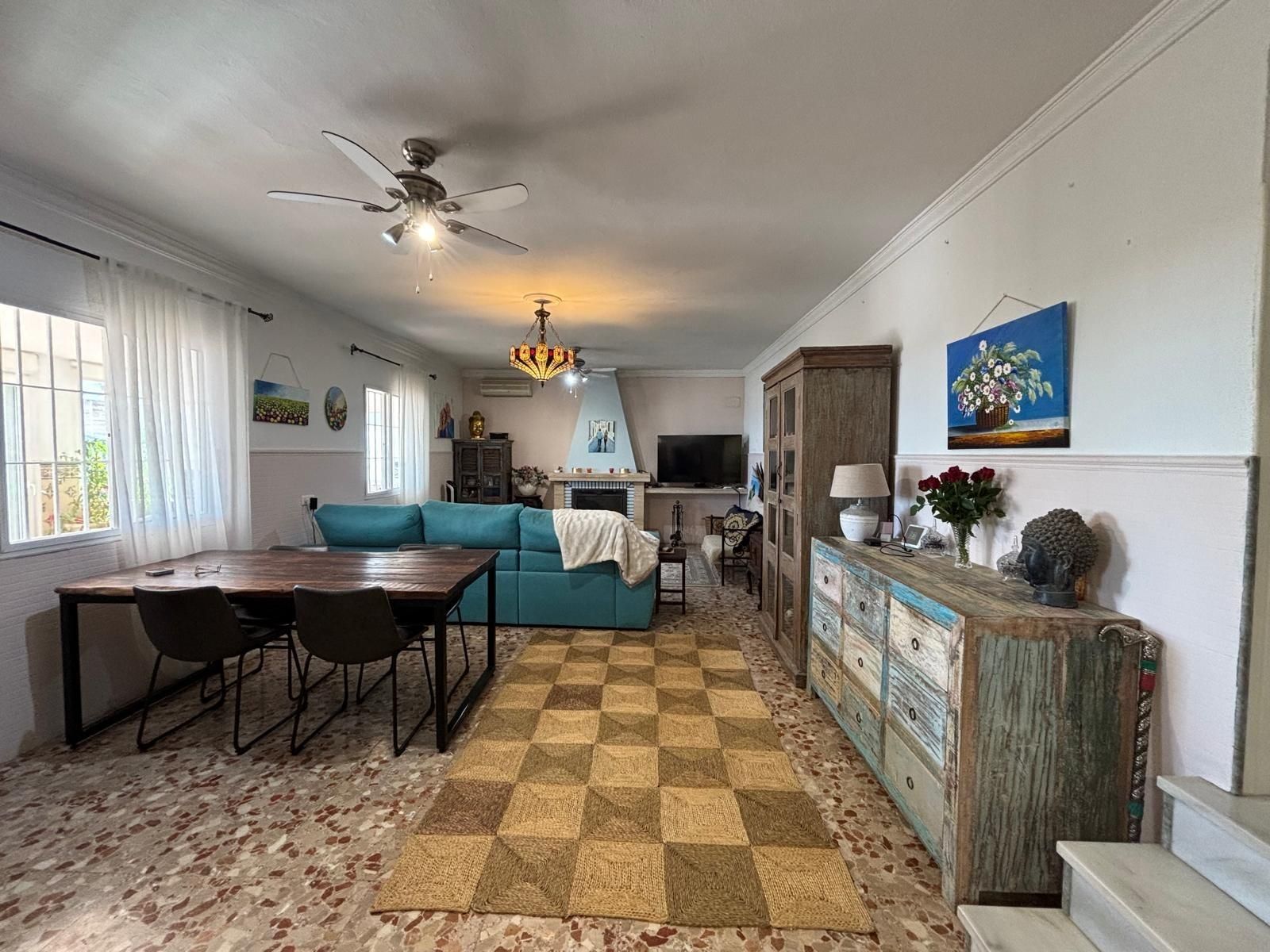 Sala d'estar de Casa o xalet en venda en Chiclana de la Frontera