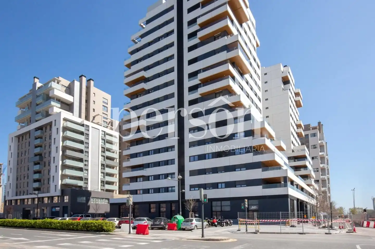 Außenansicht von Erdgeschoss zur Miete in Valencia mit Klimaanlage, Terrasse und Schwimmbad