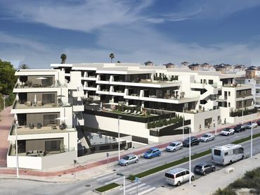 Appartement compact avec piscine à vendre à La Marina