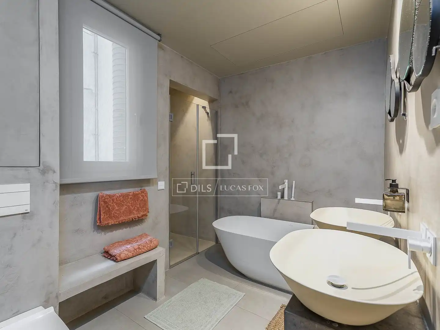 Baño de Piso en venta en Barcelona con Aire acondicionado, Amueblado y Balcón