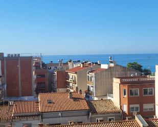 Vista exterior de Àtic en venda en Calella amb Aire condicionat, Calefacció i Terrassa