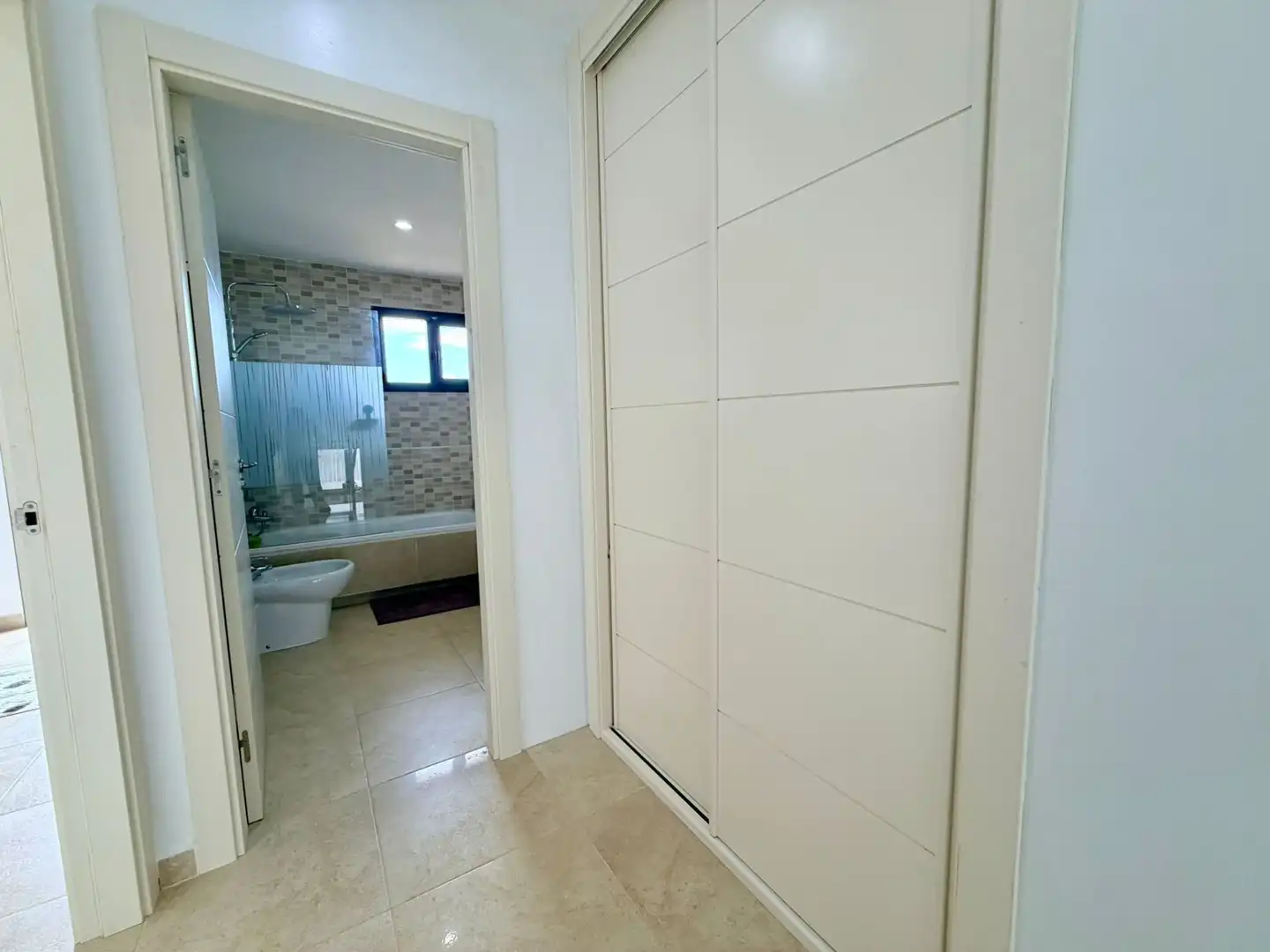 Badezimmer von Maisonette zum Verkauf in Antigua